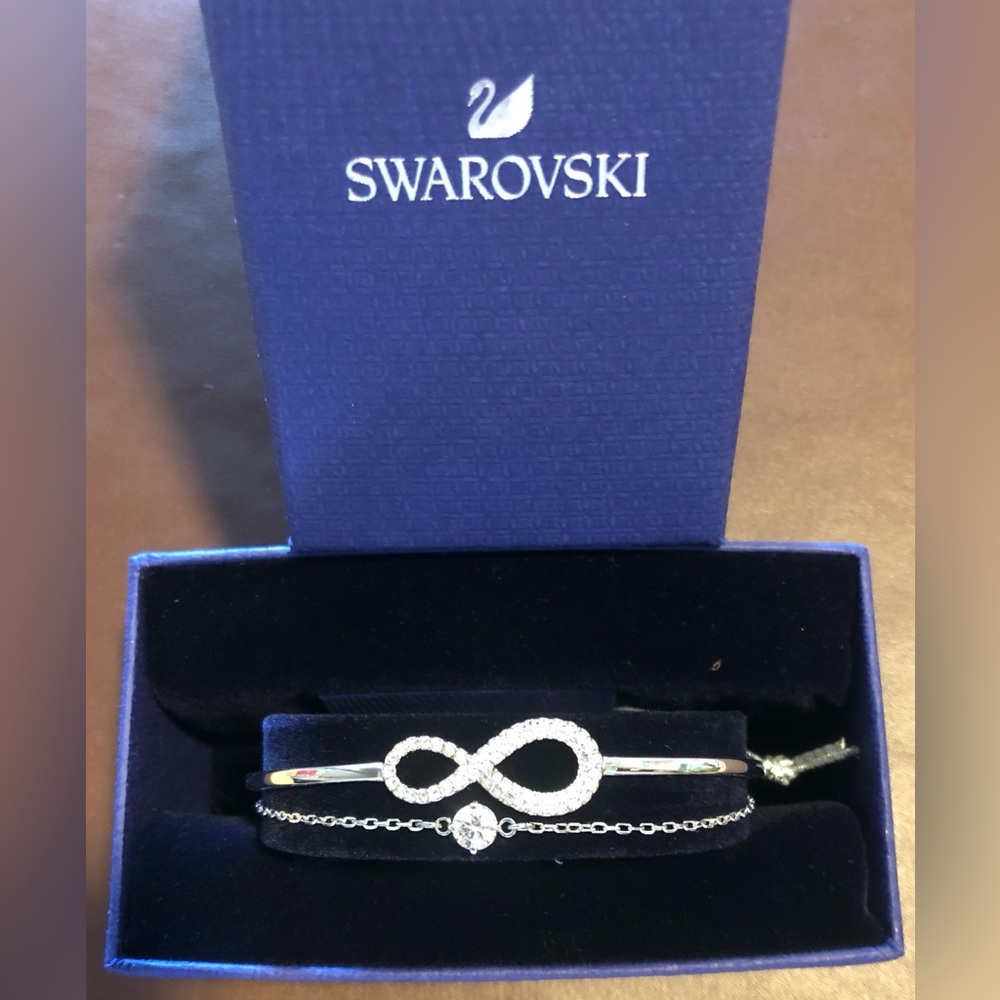 Swarovski Crystal Infinity Bangle Bracelet NWT